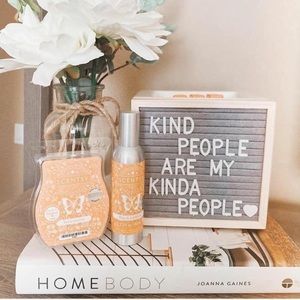 NIB Scentsy Letterboard Warmer